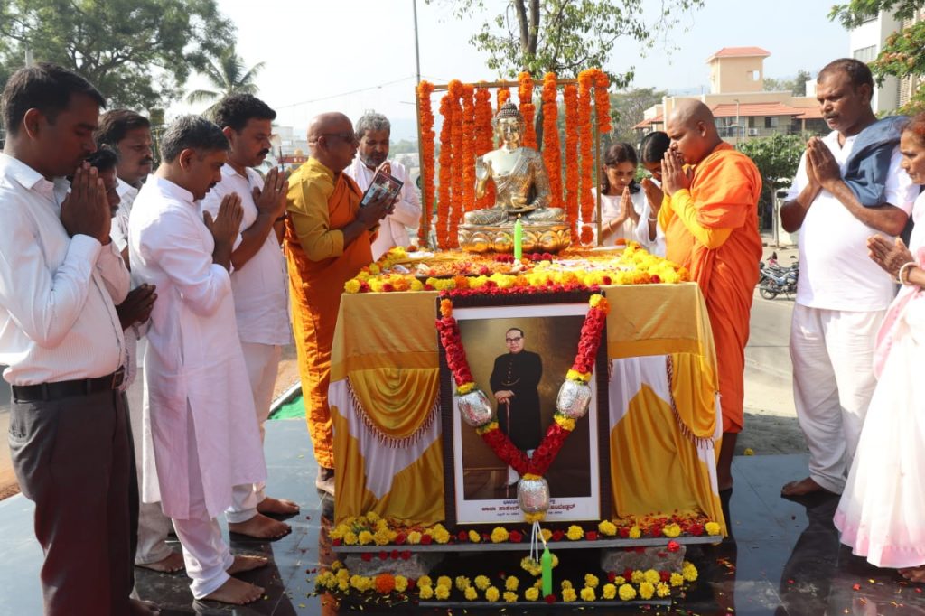 Bronze idol of Bhagavan Buddha unveiled in Siddartha Nagar : Welcome to ...
